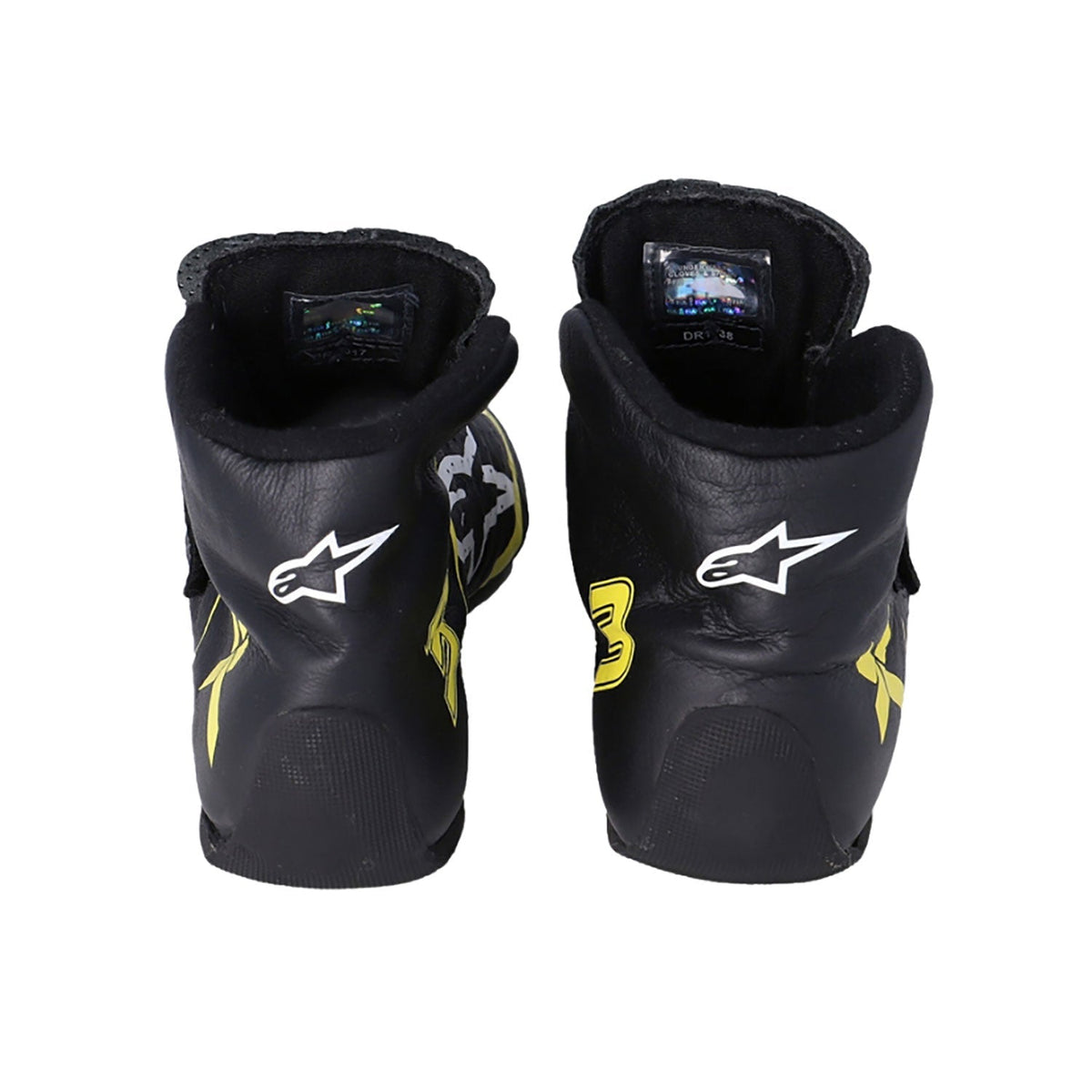 black fan footwear from the 2019 season, with neat stitching and a sleek racing shape. Everyday racing attire for fans who never switch off.