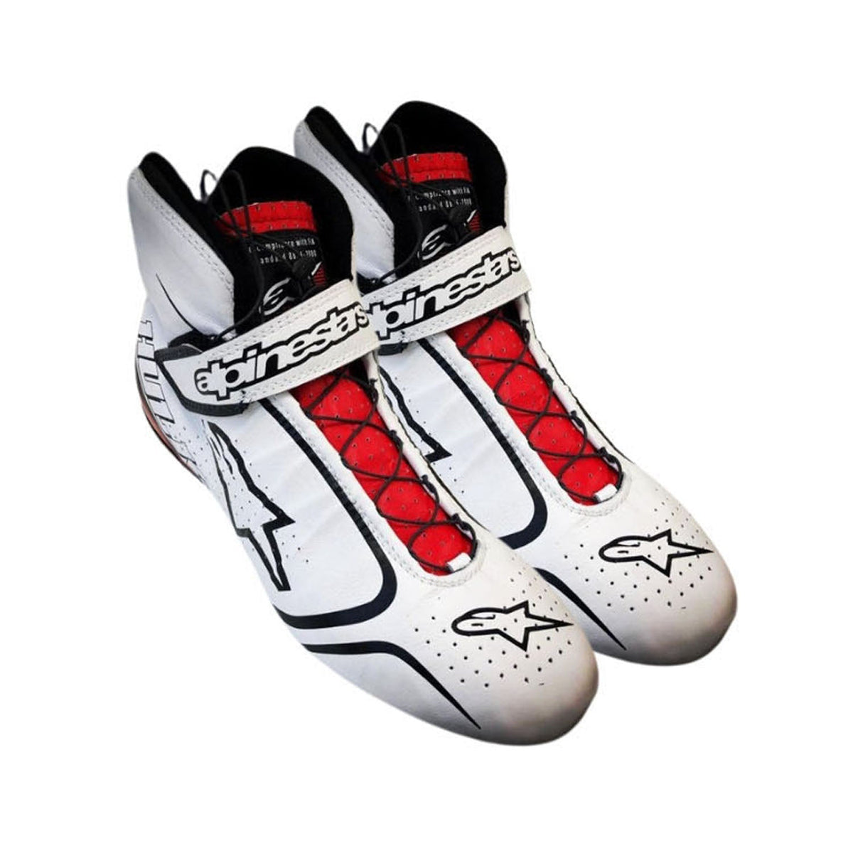 2019 Nico Hulkenberg F1 Racing Shoes in red and white, with neat stitching and a sleek racing shape. A sporty finish for a cosplay outfit or a circuit visit.
